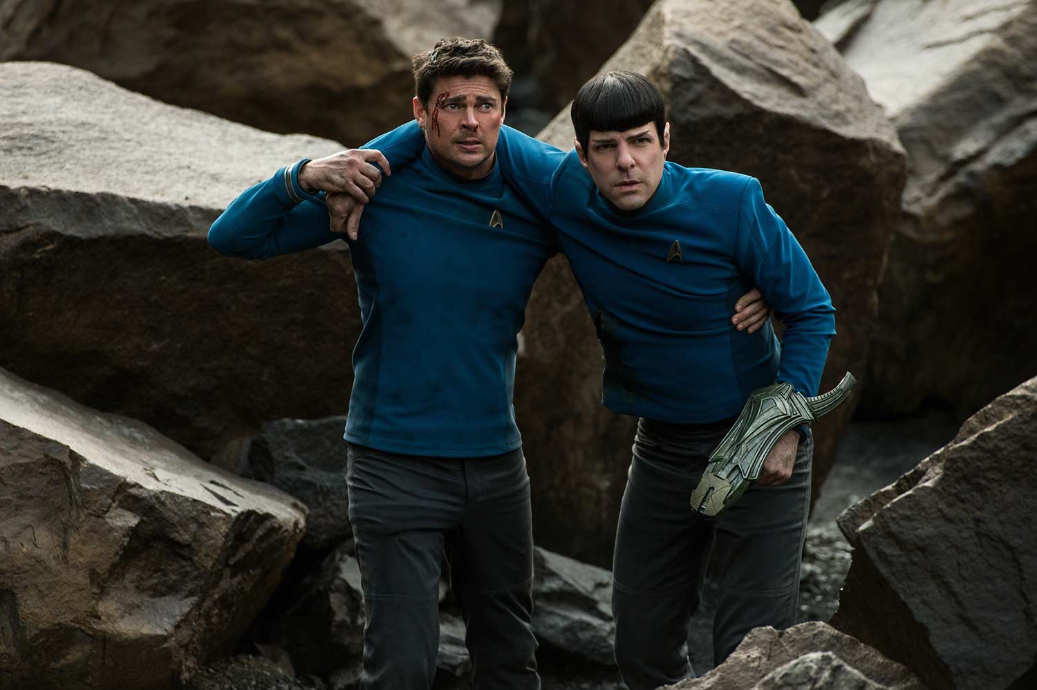 Spock i Bones (Zachary Qunto i Karl Urban)